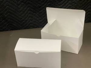 lot 210 image: White Lunchboxs  Cardboard Cartons - 250 Pieces