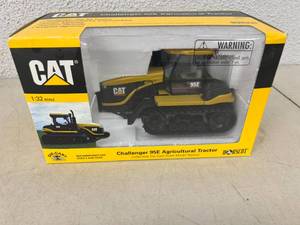 lot 303 image: CAT Challenger 95E Agricultural Tractor 132 Scale