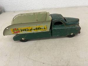 lot 311 image: Buddy L Antique Dump Truck