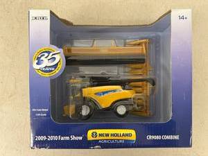lot 316 image: New Holland CR9080 Combine 2009-2010 Farm Show 164 Scale