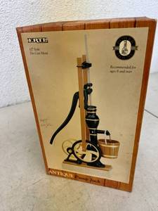 lot 333 image: Ertl Antique Pump Jack 17 Scale