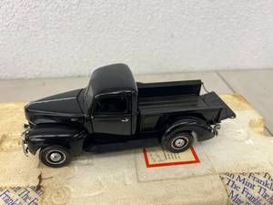 lot 334 image: Franklin Mint 1940 Ford Pickup