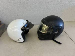 lot 341 image: Helmets - Artic Cat
