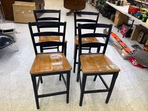lot 372 image: 4 Bar Stools