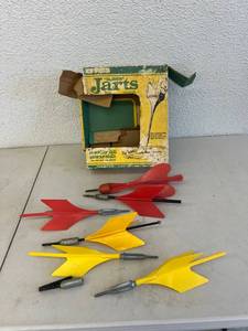lot 400 image: Regent Slider Jarts - Incomplete
