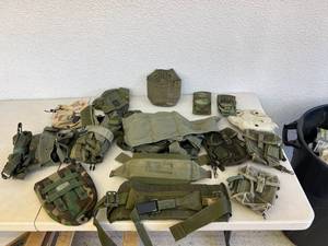 lot 420 image: Military Gear