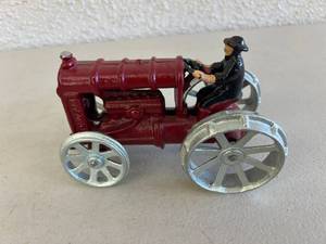 lot 451 image: Cast Iron Tractor