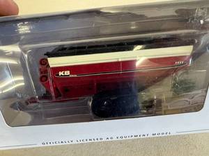 lot 453 image: KB Grain Cart
