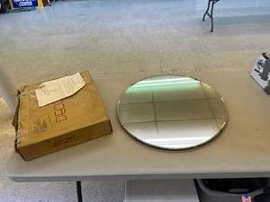 lot 473 image: NIB Lamp Table & 24 Mirror
