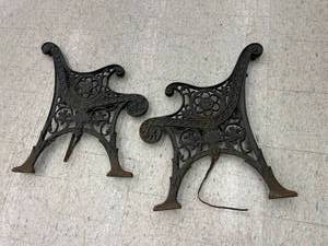 lot 495 image: Cast Iron Bench Legs 32 Tall
