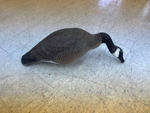 lot 506 image: Goose Decoy