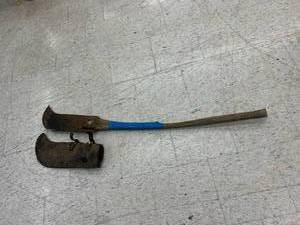 lot 510 image: Vintage Long Handle Tool