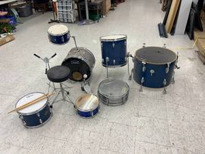 lot 518 image: Drums