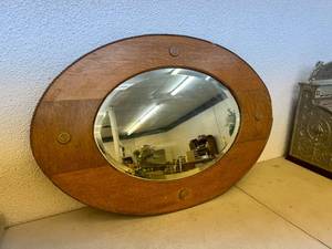 lot 526 image: Vintage Mirror 26 x 39