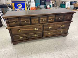 lot 533 image: Dresser 18 x 66 x 32 Tall