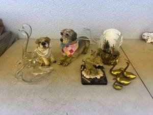 lot 539 image: Home Decor