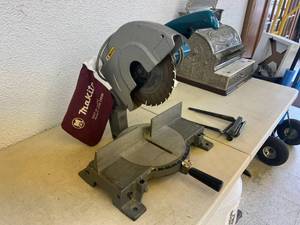 lot 542 image: Makita 255MM Miter Saw Model 2400B