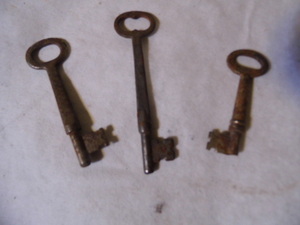 3 VintageAntique Keys