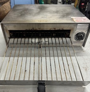 lot 19 image: Commercial Heggies Pizza Cooker