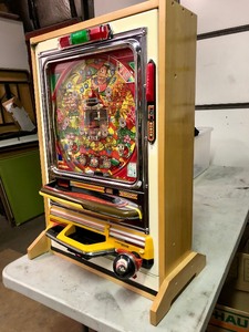 lot 11 image: Excellent Clean Working Vintage SANKYO Pachinko Machine