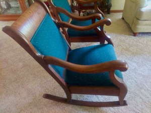 lot 59 image: Excellent Condition Antique His & Hers Tiger Oak Rockers