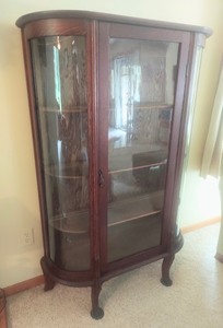 lot 60 image: Excellent Condition Antique Quartersawn Oak Curved Glass Curio Cabinet