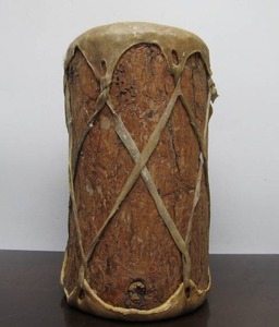 lot 88 image: Primitive Vintage Natural Log & Animal Hide Drum