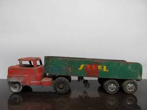 lot 93 image: Old Vintage Pressed Steel STRUCTO Steel Carrier Truck & Trailer