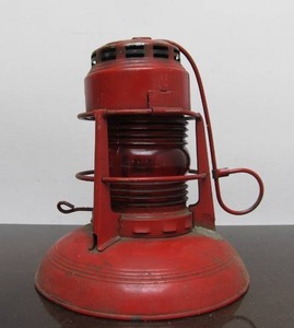 lot 109 image: Vintage Embury Traffic Gard OrangeRed Lantern