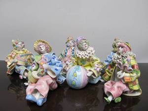 lot 114 image: Collection of Hand Made Signed GUMPS Italian Clown Figurines 