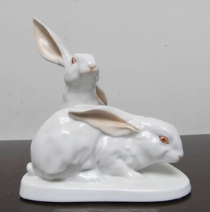 lot 118 image: Signed HEREND Porcelain Figurine wBunnies