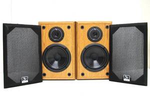 lot 12 image: Working Pair of INFINITY Model SL20 Speakers