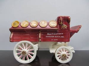 lot 257 image: Vintage 1970s-80s BUDWEISER Beer Wagon Planter