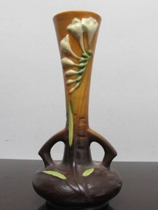 lot 247 image: Old Vintage ROSEVILLE 2-Handled Art Pottery Vase