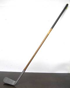 lot 253 image: Antique Wood Shaft Walter Hagen Putter Golf Club