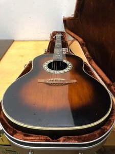 lot 3 image: Excellent Vintage OVATION Acoustic Guitar Model 1112-1 wCase