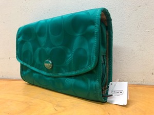 lot 335 image: Brand New COACH Clutch Handbag - Green