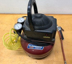 lot 332 image: Working WEL-BILT Air Compressor
