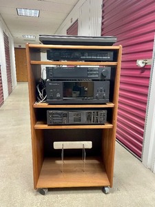lot 358 image: Fantastic Estate Lot of Quality Stereo Equipment