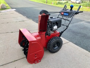 lot 364 image: LIKE-NEW Barely if Ever Used TORO POWER MAX Heavy Duty 828B OAE Snowblower