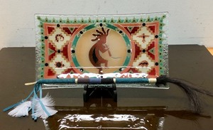 lot 370 image: Native American Kokopelli Peggy Karr Fused Glass Plate & Talking Stick