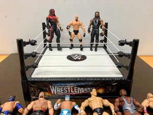 lot 384 image: Great Lot of WRESTLEMANIA Wrestling Action Figures wRing