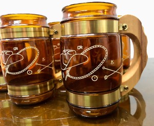 lot 388 image: Set of 8 Vintage Mid Century Siesta Ware Western Glass Wood Handled Mugs