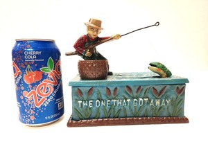 lot 412 image: Vintage Style Cast Iron Mechanical Coin Bank - The One That Got Away