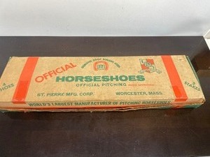 lot 409 image: Mint in Box Vintage St. Pierre Mfg Company Horseshoe Set