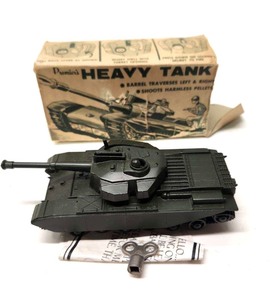 lot 415 image: Mint in Box Vintage Premiers Heavy Tank Wind-Up Toy - Shoots Pellets