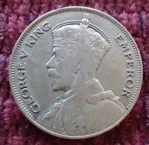 1933 New Zealand Silver Half Crown Coin