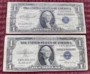 (2) 1935 Silver Certificate $1 Notes