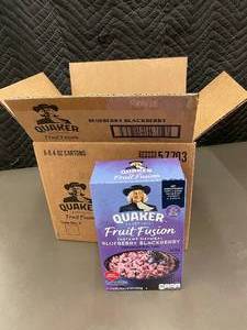 lot 4 image: Quaker Fruit Fusion Blueberry Blackberry Instant Oatmeal Lot