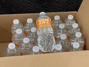 lot 16 image: Case of Water Joe 20 fl oz Bottles - 16 Pack